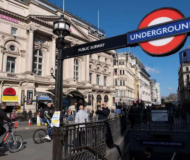 ゼッドウェル カプセル ホテル, ピカデリー サーカス