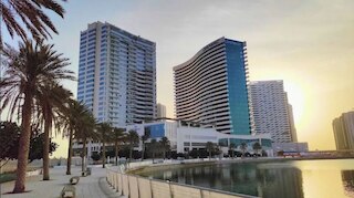 ブルームフィールド アイコニック 2ベッドルーム ウェーブ タワー