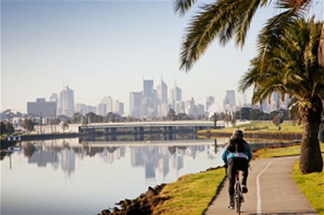 エンタイア スタジオ ウィズ バルコニー