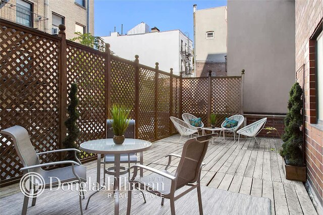 ダウニング コート バイ ローブ 2ベッドルーム コンド ウィズ アウトドア スペース