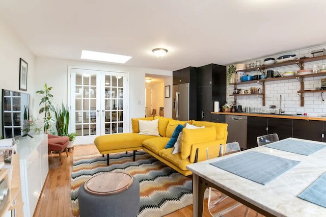 ストーンハースト バイ ローブ 2ベッドルーム アパートメント ウィズ プライベート バックヤード