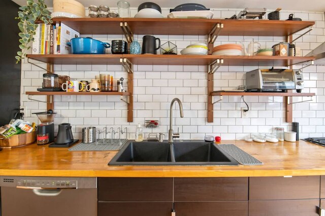 ストーンハースト バイ ローブ 2ベッドルーム アパートメント ウィズ プライベート バックヤード