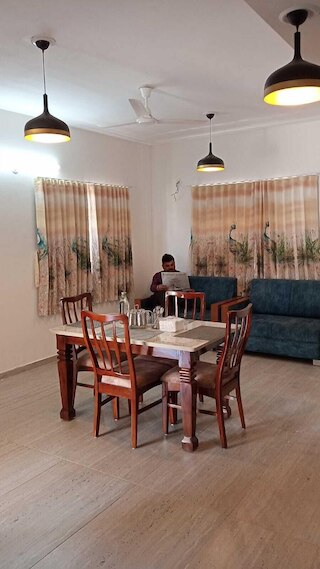 エリス ホーム ステイズ