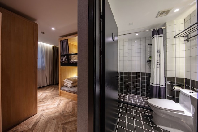 YIJIANSENLINQINGNIANLVSHE