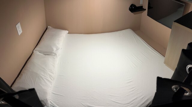 ポッド イン ホテル