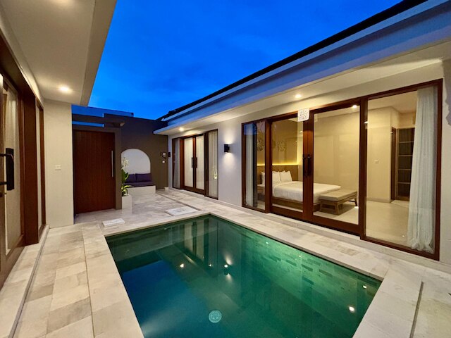 ソルバナ ヴィラズ サヌール バイ アガタ