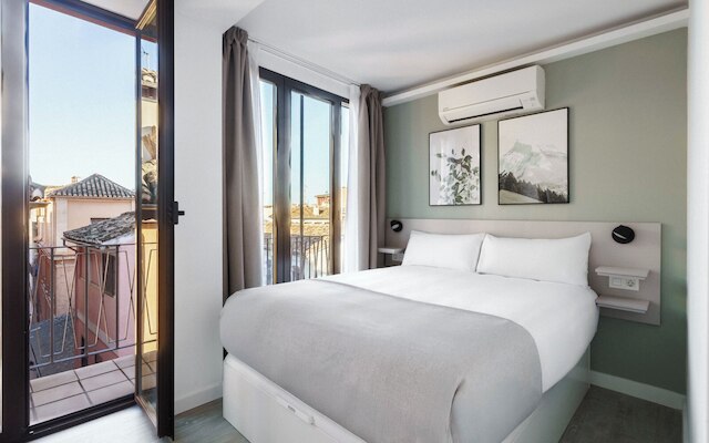 ライムホーム グラナダ カジェ ロペス ルビオ