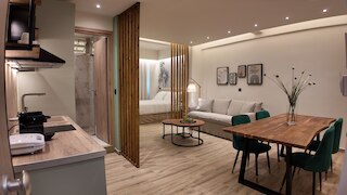 ユーフォリア アパートメンツ モナスティラキ