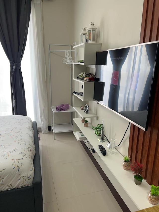 L L I コンドテル