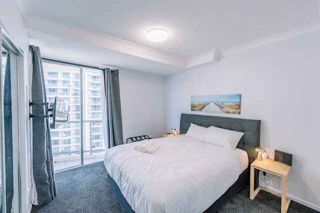 リゾート スタイル シェブロン アパートメンツ