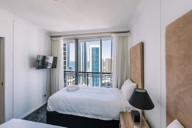 リゾート スタイル シェブロン アパートメンツ