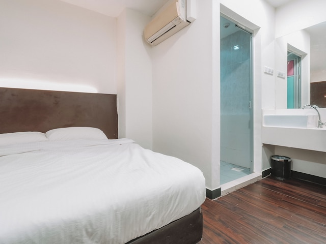 ア ホテル デスカー ステイ フロム 10PM トゥ 9AM