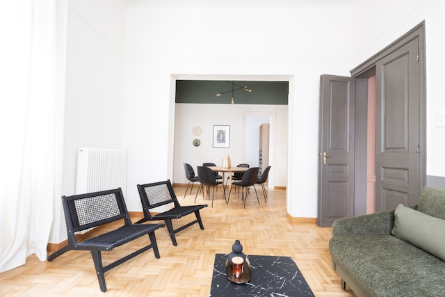 アクロポリス ラックス リトリート 15 ピープル 6 ベッドルーム ネオクラシカル ホーム ウィズ ジャグジー ルーフトップ