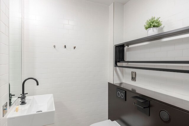 ザ グッド バイブス パーラー - コヴェント ガーデン - バイ フランキー セイズ