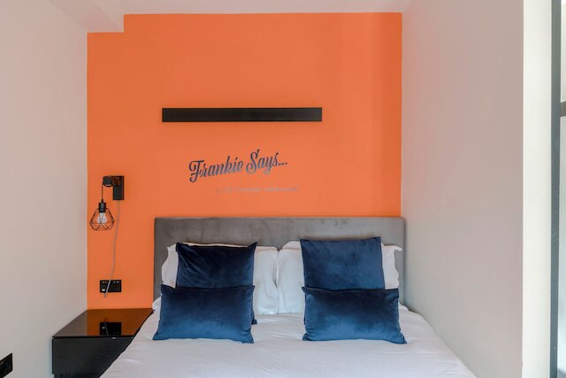 ザ ピーチズ クリーム - ソーホー - バイ フランキー セイズ