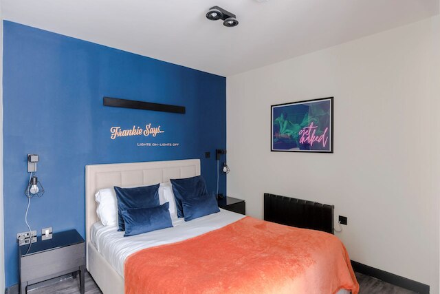 ザ ピーチズ クリーム - ソーホー - バイ フランキー セイズ