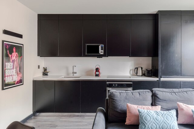 ザ サッシー - ソーホー - バイ フランキー セイズ