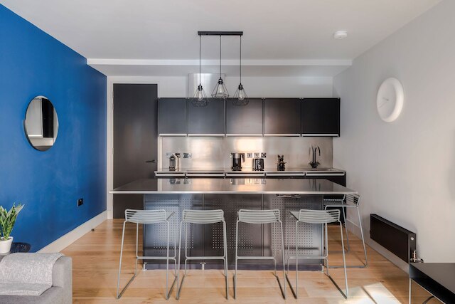 ザ ソーシャライト - コヴェントガーデン - バイ フランキー セイズ