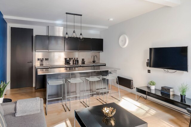 ザ ソーシャライト - コヴェントガーデン - バイ フランキー セイズ