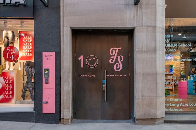 ザ ソーシャライト - コヴェントガーデン - バイ フランキー セイズ