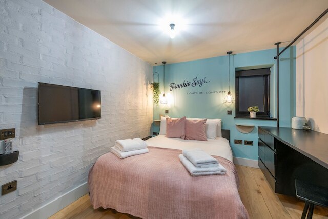 ザ インスタ プレイハウス - コベントガーデン - バイ フランキー セイズ