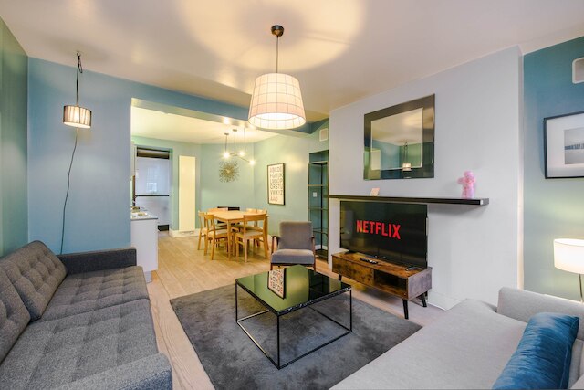 セントラル コーブ - フィッツロヴィア - バイ フランキー セイズ