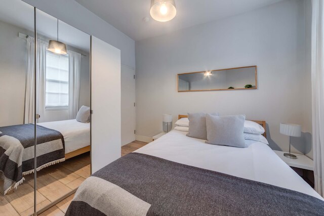 ザ フォックスホール - フィッツロヴィア - バイ フランキー セイズ