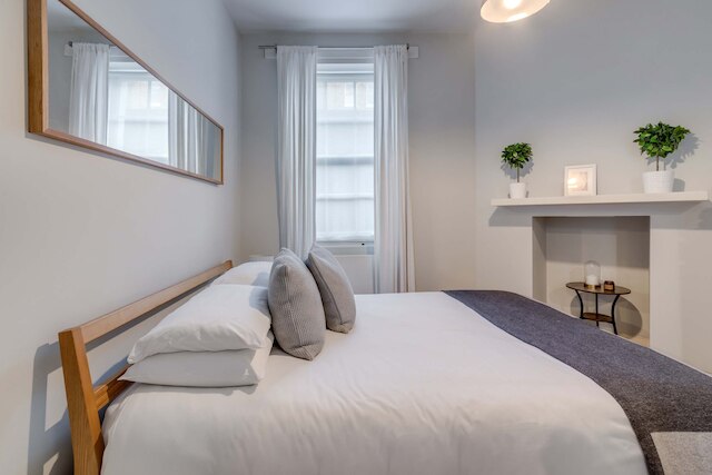 ザ フォックスホール - フィッツロヴィア - バイ フランキー セイズ