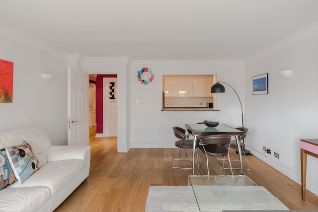 チャーター ラックス - コベントガーデン - バイ フランキー セイズ