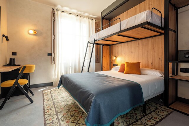 ザ セントラル ハウス グラナダ エルビラ ホステル