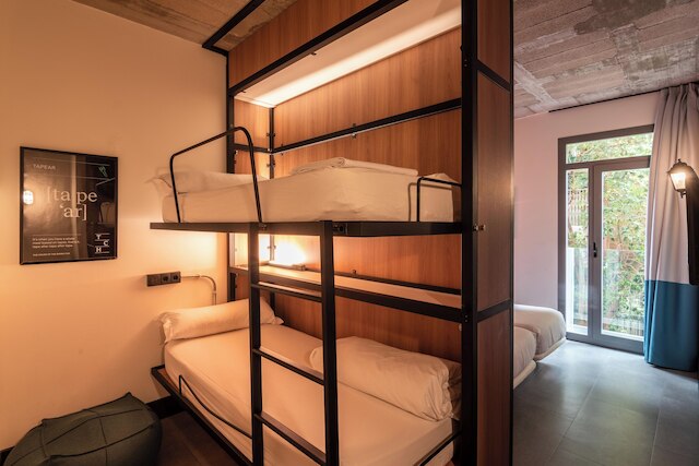 ザ セントラル ハウス グラナダ エルビラ ホステル