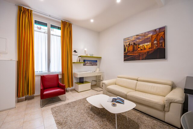 メトロ ウニヴェルシタ アパートメント バイ ワンダフル イタリー