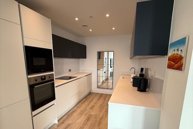 アパートメント スリープス 6 ウィズ トゥー バスルームズ