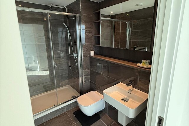 アパートメント スリープス 6 ウィズ トゥー バスルームズ