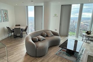 アパートメント スリープス 6 ウィズ トゥー バスルームズ