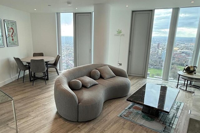 アパートメント スリープス 6 ウィズ トゥー バスルームズ