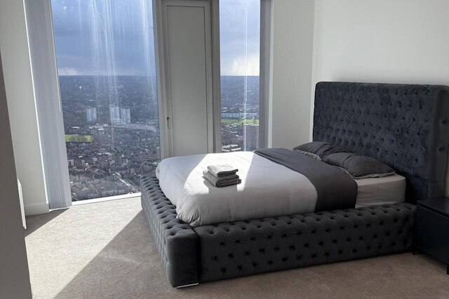 アパートメント スリープス 6 ウィズ トゥー バスルームズ