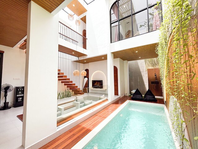 ヴィラ ケラナ ジンバラン