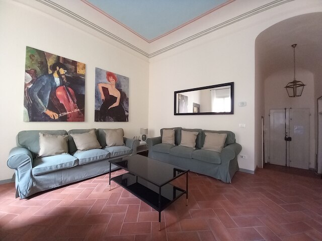 モロ イン フィレンツェ ウィズ 4 ベッドルームズ アンド 2 バスルームズ