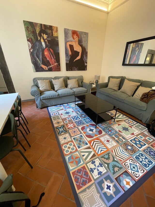 モロ イン フィレンツェ ウィズ 4 ベッドルームズ アンド 2 バスルームズ