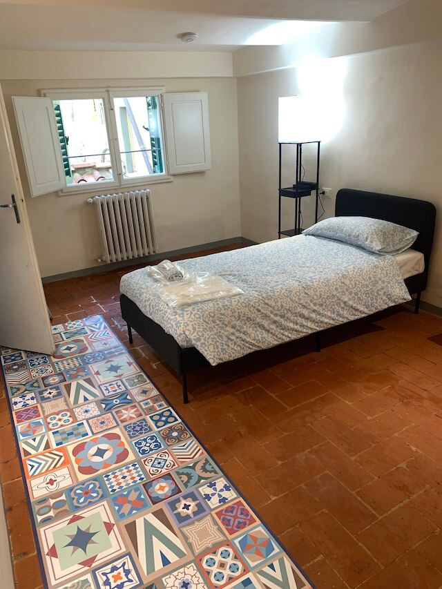 モロ イン フィレンツェ ウィズ 4 ベッドルームズ アンド 2 バスルームズ