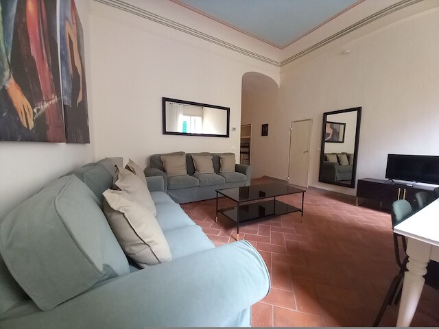 モロ イン フィレンツェ ウィズ 4 ベッドルームズ アンド 2 バスルームズ