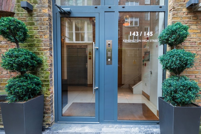 ケンジントン ラグジュアリー アパートメント