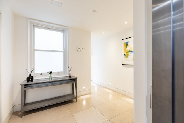 ケンジントン ラグジュアリー アパートメント