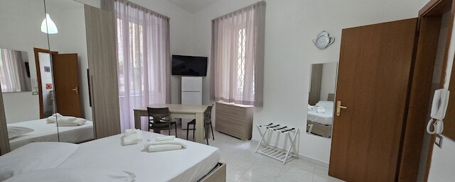 ラ ディモーラ ディ パルテノペ