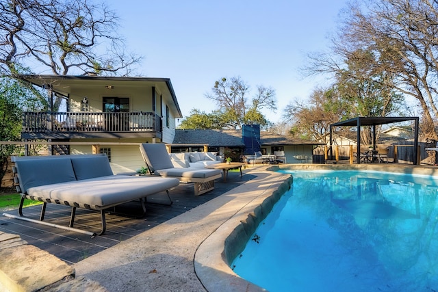 ラグジュアリー ジルカー ホーム プール ホットタブ キッチン