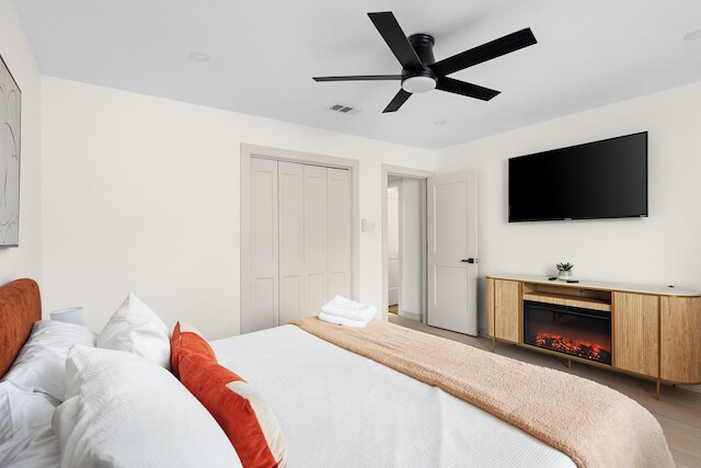 ラグジュアリー ジルカー ホーム プール ホットタブ キッチン