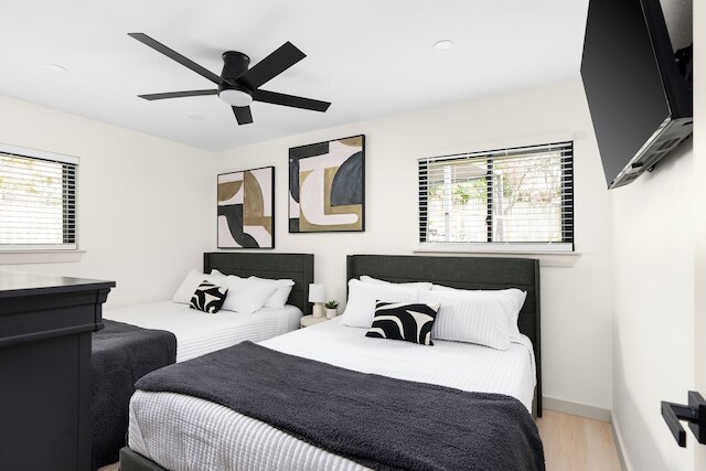 ラグジュアリー ジルカー ホーム プール ホットタブ キッチン