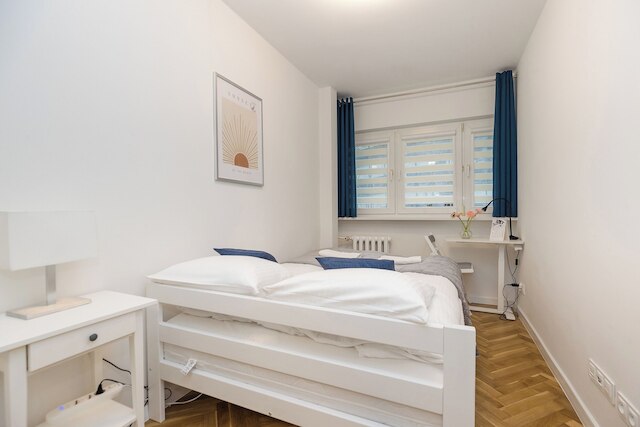 ショートステイポーランド ソリダルノシチ B158