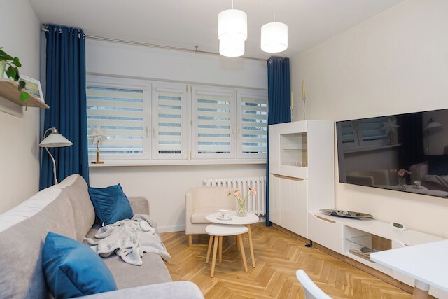 ショートステイポーランド ソリダルノシチ B158